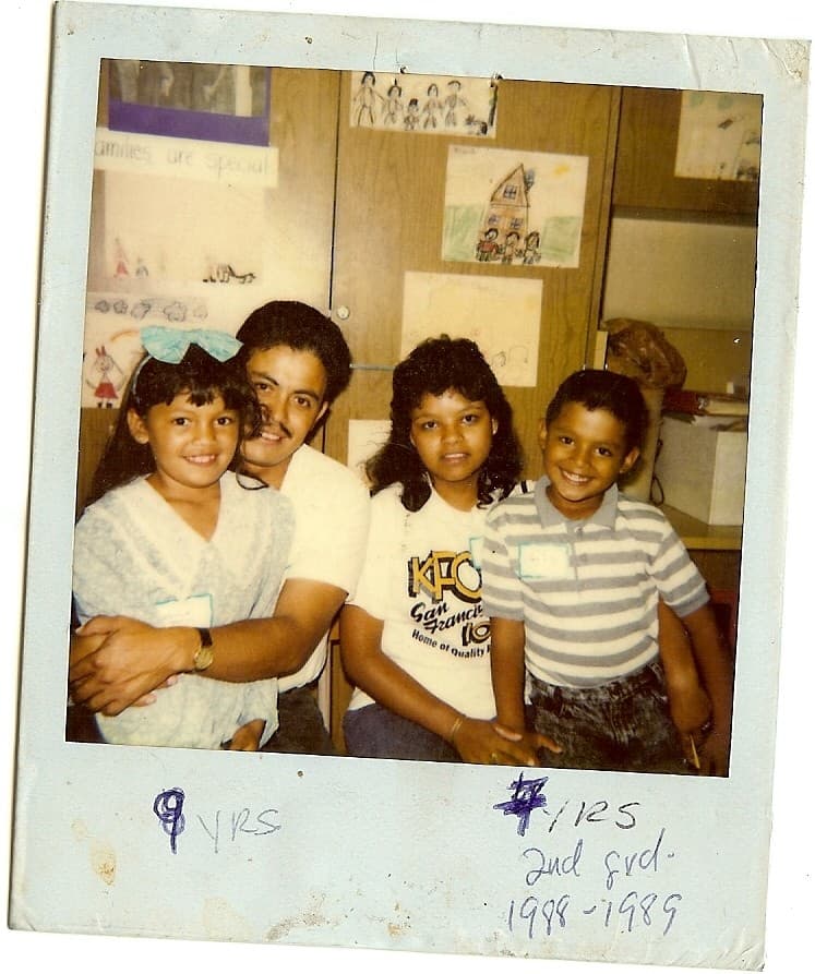 maria-mendrano as a child with her parents